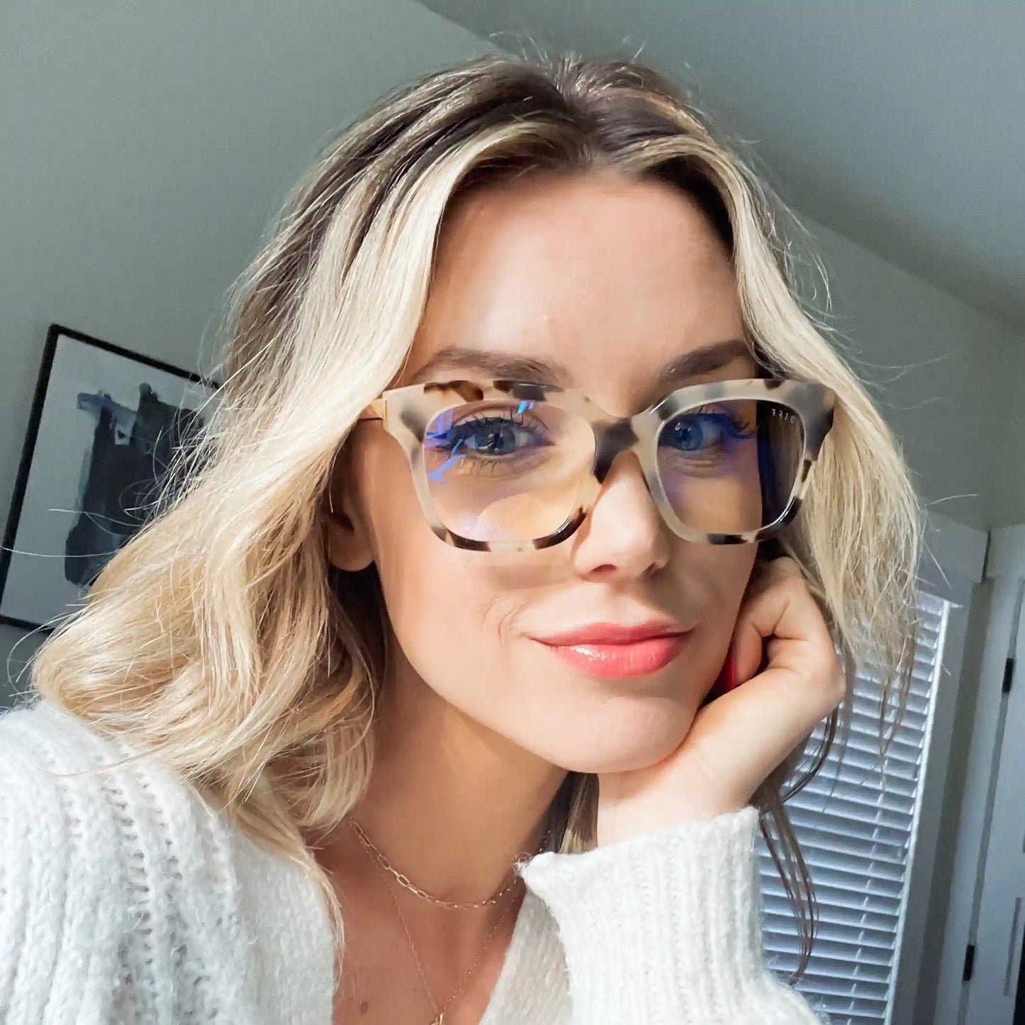 BELLA XS - AMBER TORTOISE + GLASSES