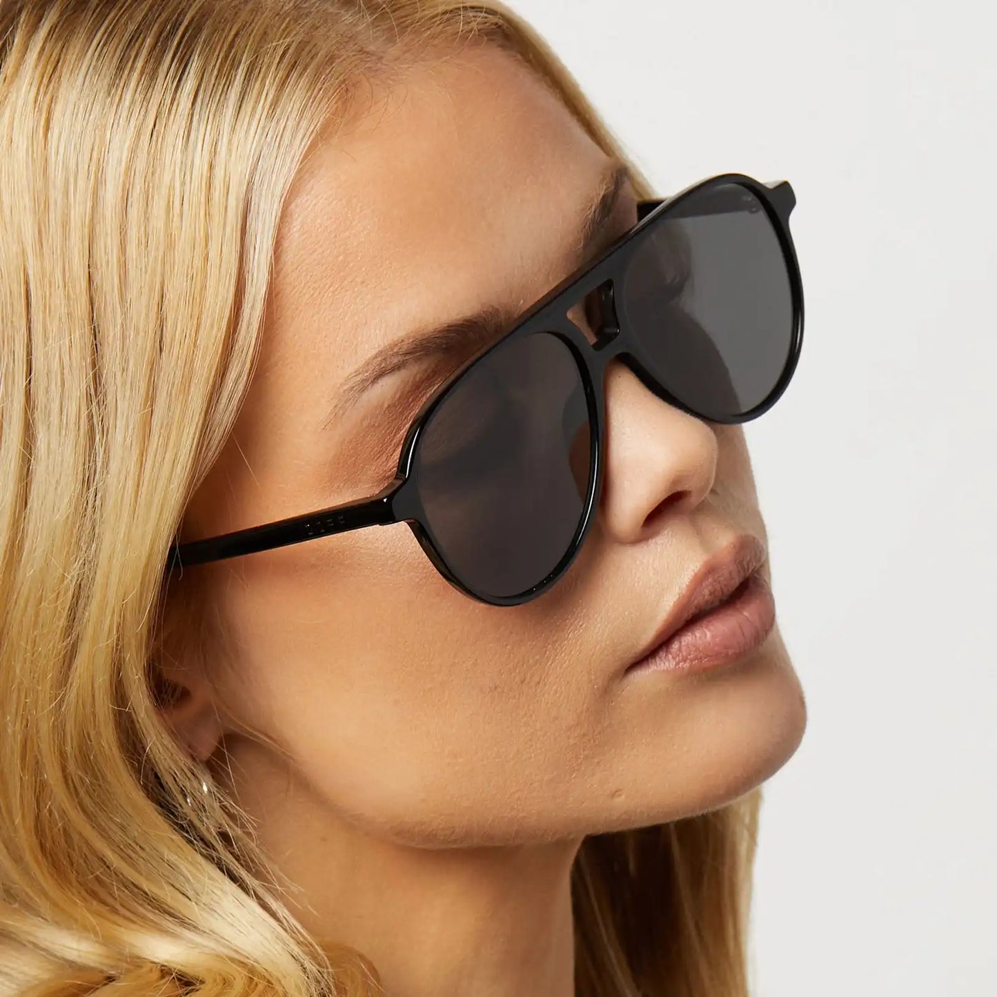TOSCA II - BLACK + BLUE LIGHT TECHNOLOGY GLASSES