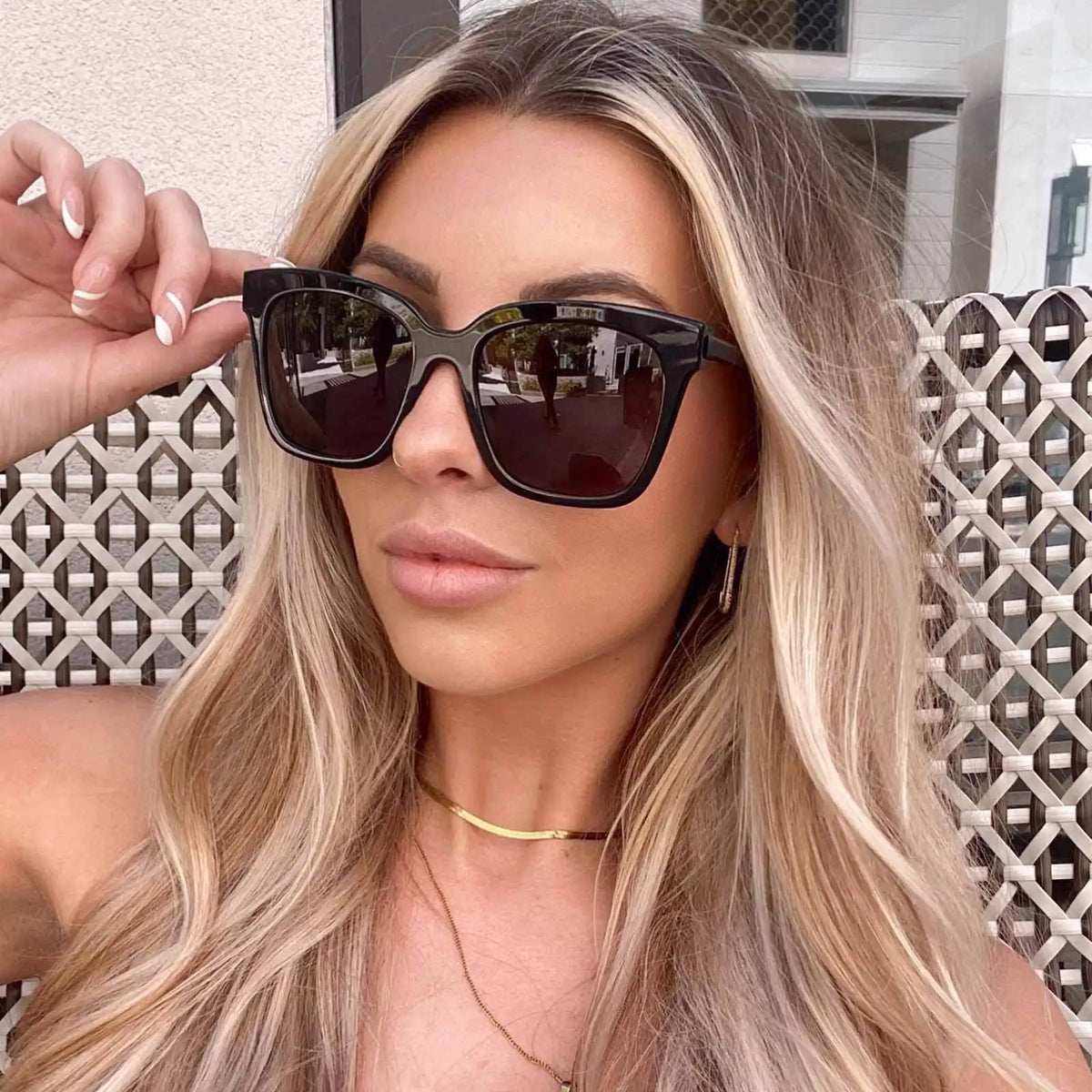 BELLA - BLACK + GLASSES