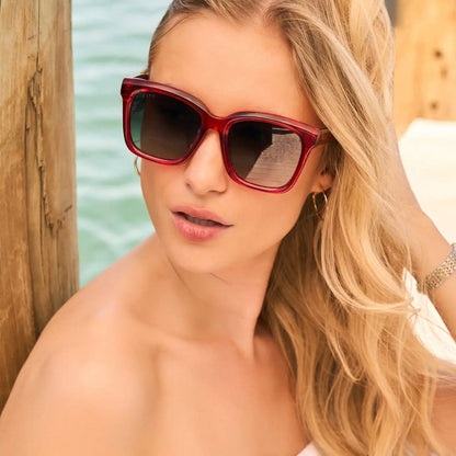 MEREDITH - RED HOT SUMMER + GLASSES