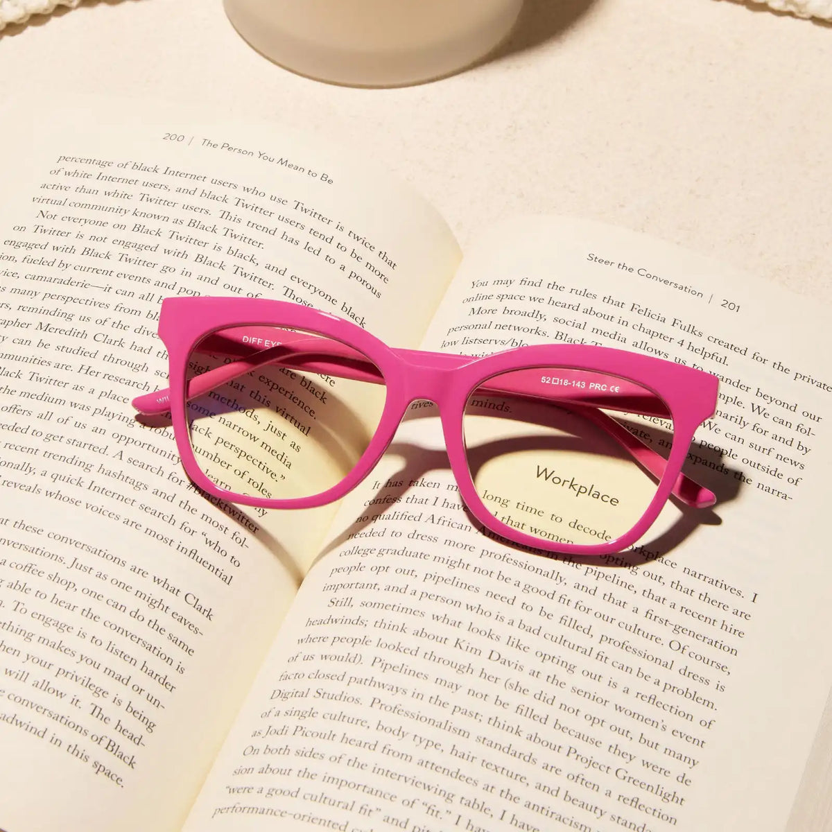 WILLA - BUBBLEGUM PINK + GLASSES